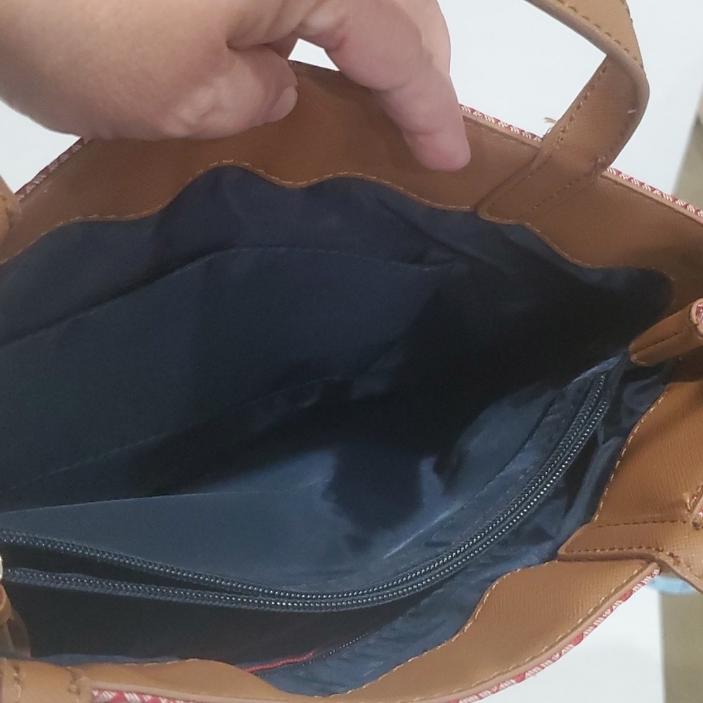 TOMMY HILFIGER PURSE - Picture 7 of 7